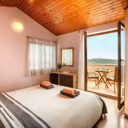 Veruda Porat Loft With Balcony *